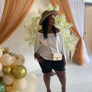 Meet your Posher, Tanyeka